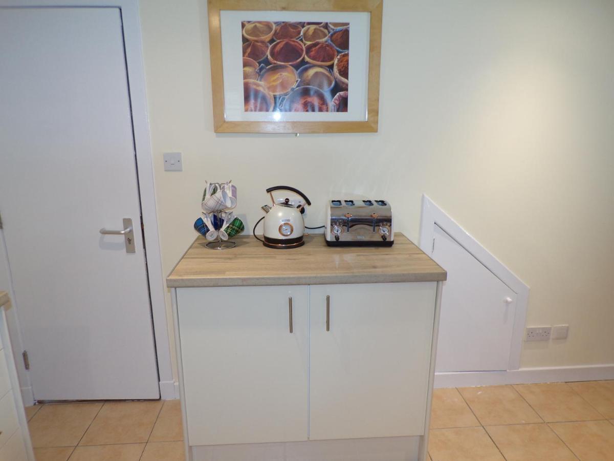 Whinstone Holiday Home In Falkland - Sleeps 8 Exteriör bild