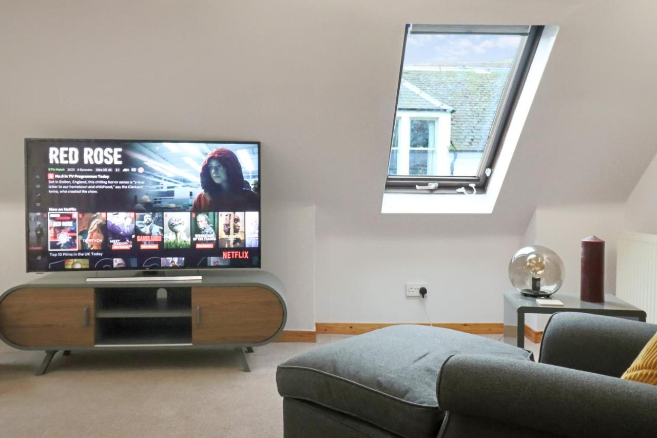 Whinstone Holiday Home In Falkland - Sleeps 8 Exteriör bild